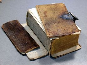 Het boek bij binnenkomst